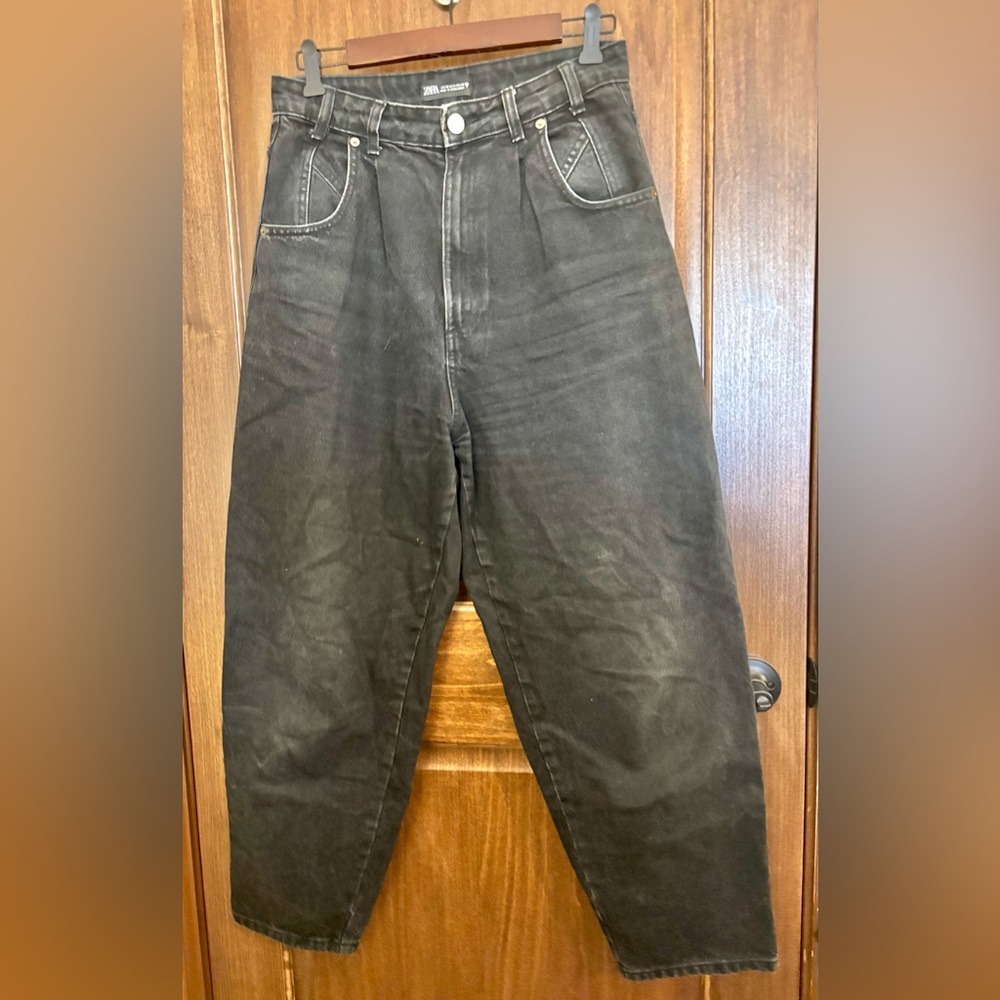 Zara black barrel style jeans women size 6